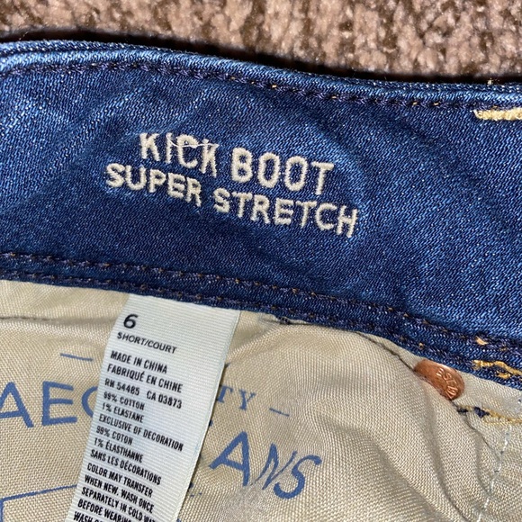 American Eagle Ripped Jeans - Picture 3 of 4